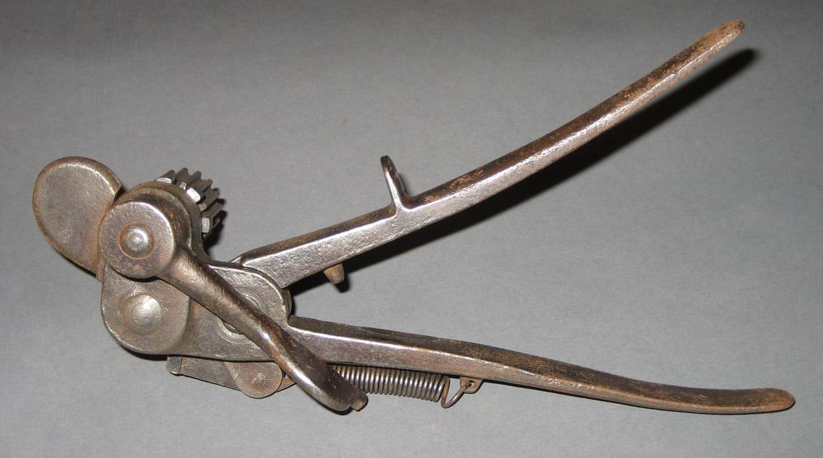 1972.0432 Tool (for metals)
