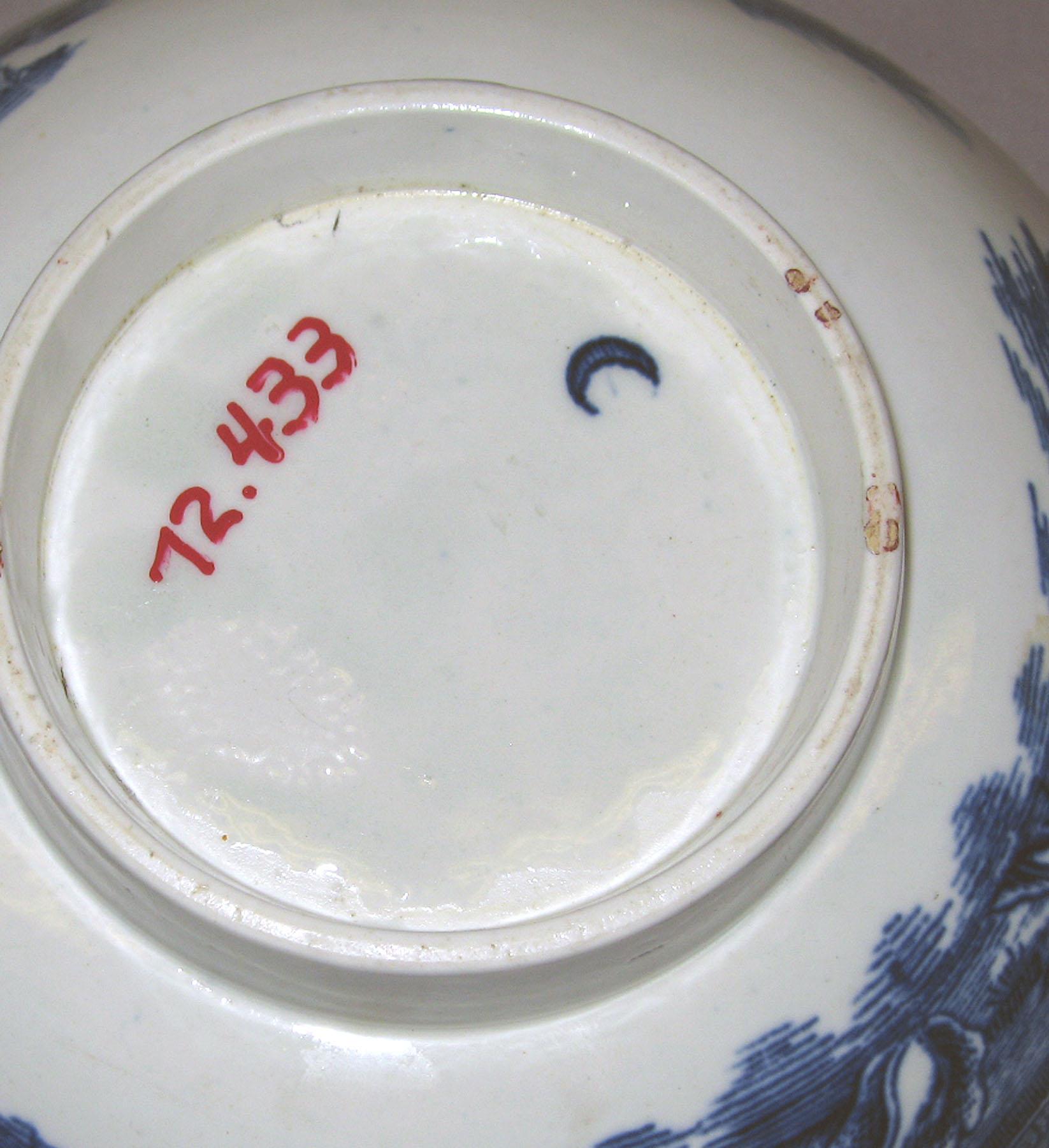 1972.0433 Worcester bowl (mark)