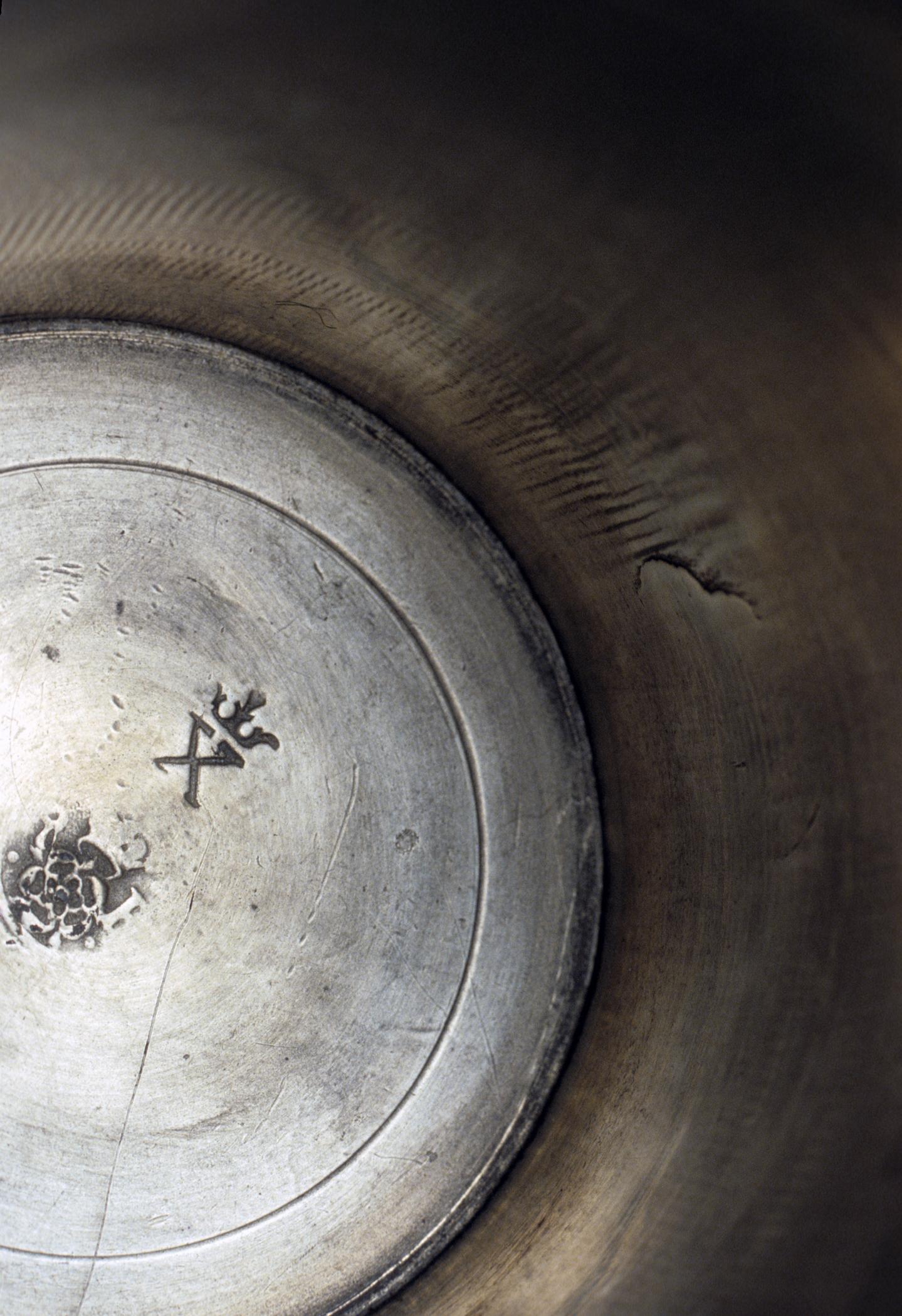 1972.0438 Pewter beaker (marks)