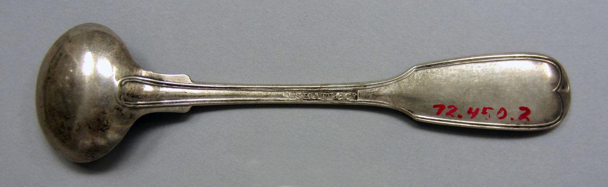 1972.0450.002 Salt spoon underside