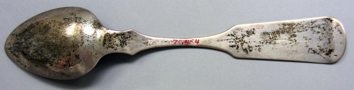 1972.0454 Tablespoon underside