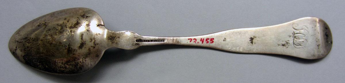 1972.0455 Tablespoon underside