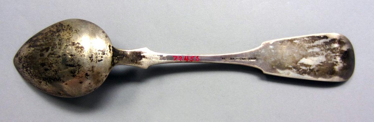 1972.0456 Tablespoon underside