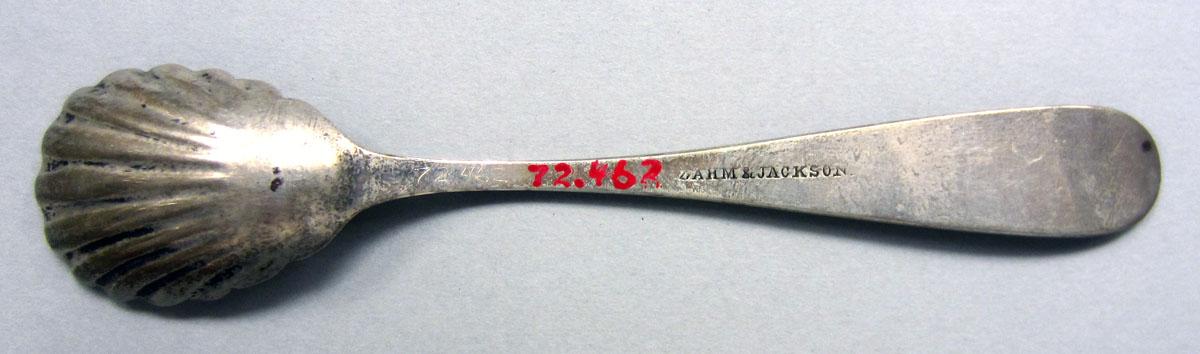 1972.0462 Salt spoon underside