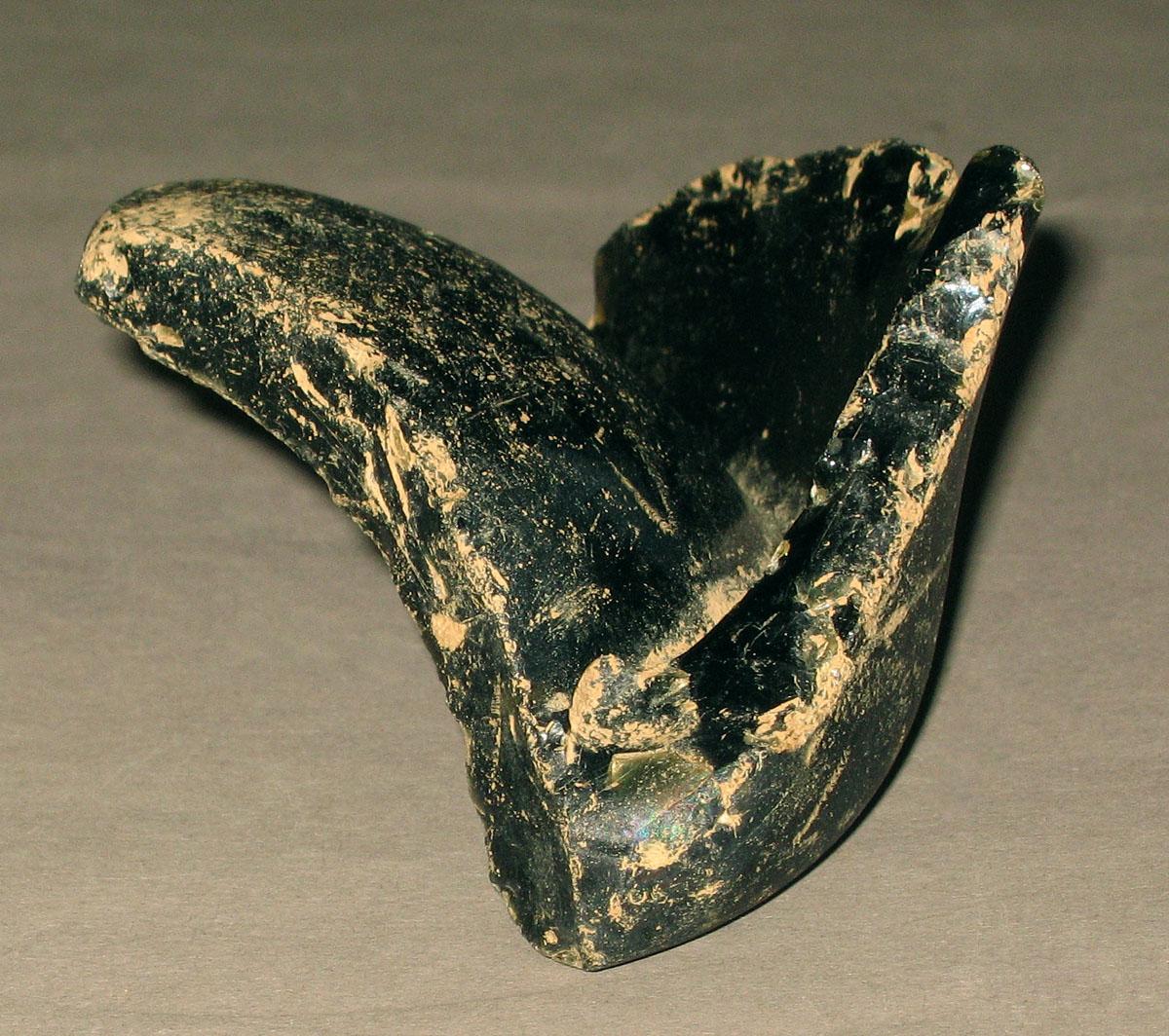 1972.0473.002 Glass bottle fragment