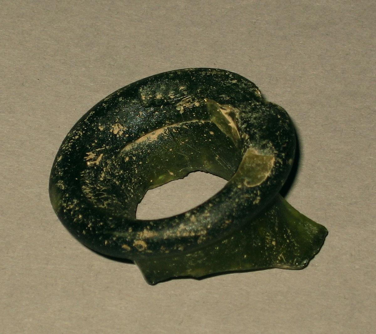 1972.0473.007 Glass fragment