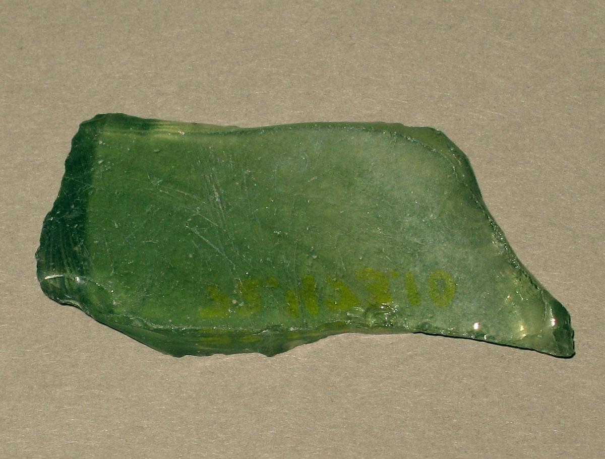 1972.0473.010 Glass fragment