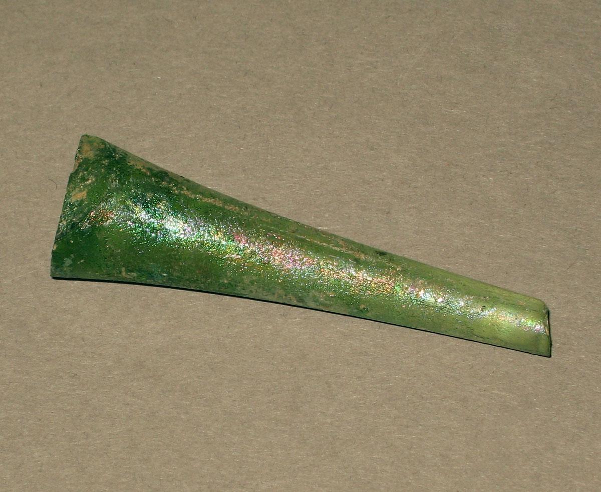 1972.0473.040 Glass fragment