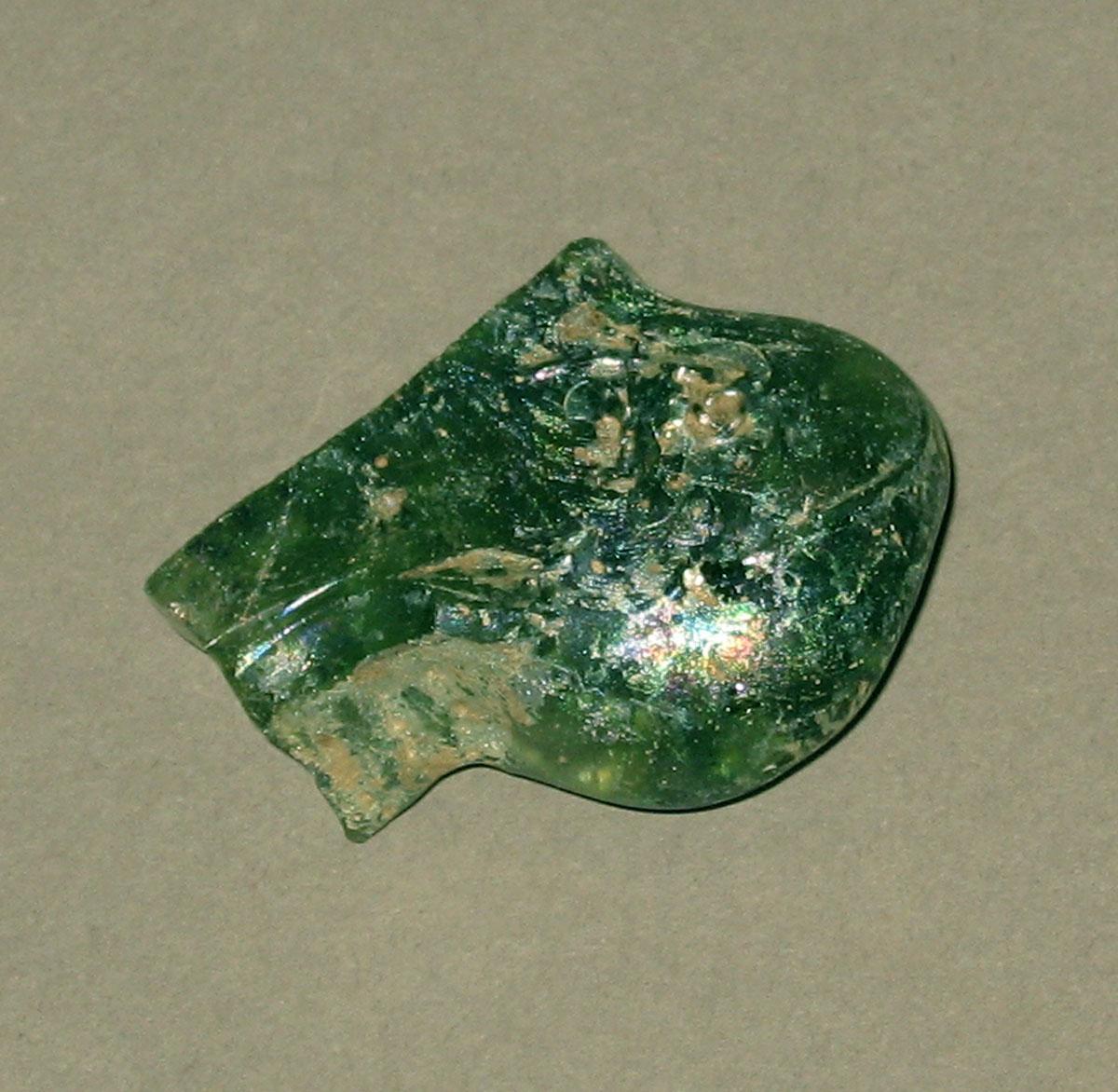 1972.0473.042 Glass fragment