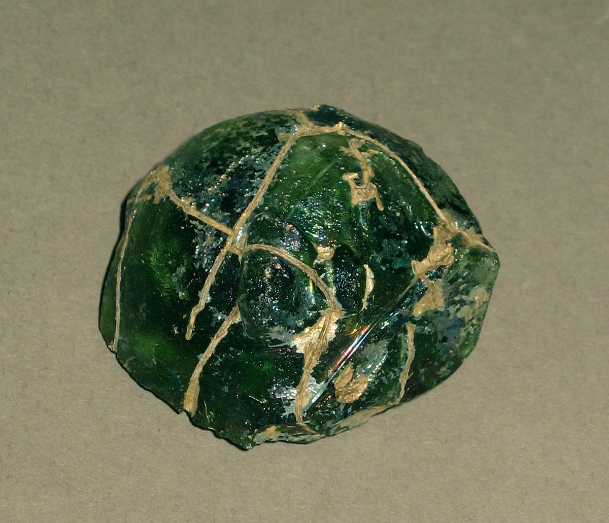 1972.0473.043 Glass fragment