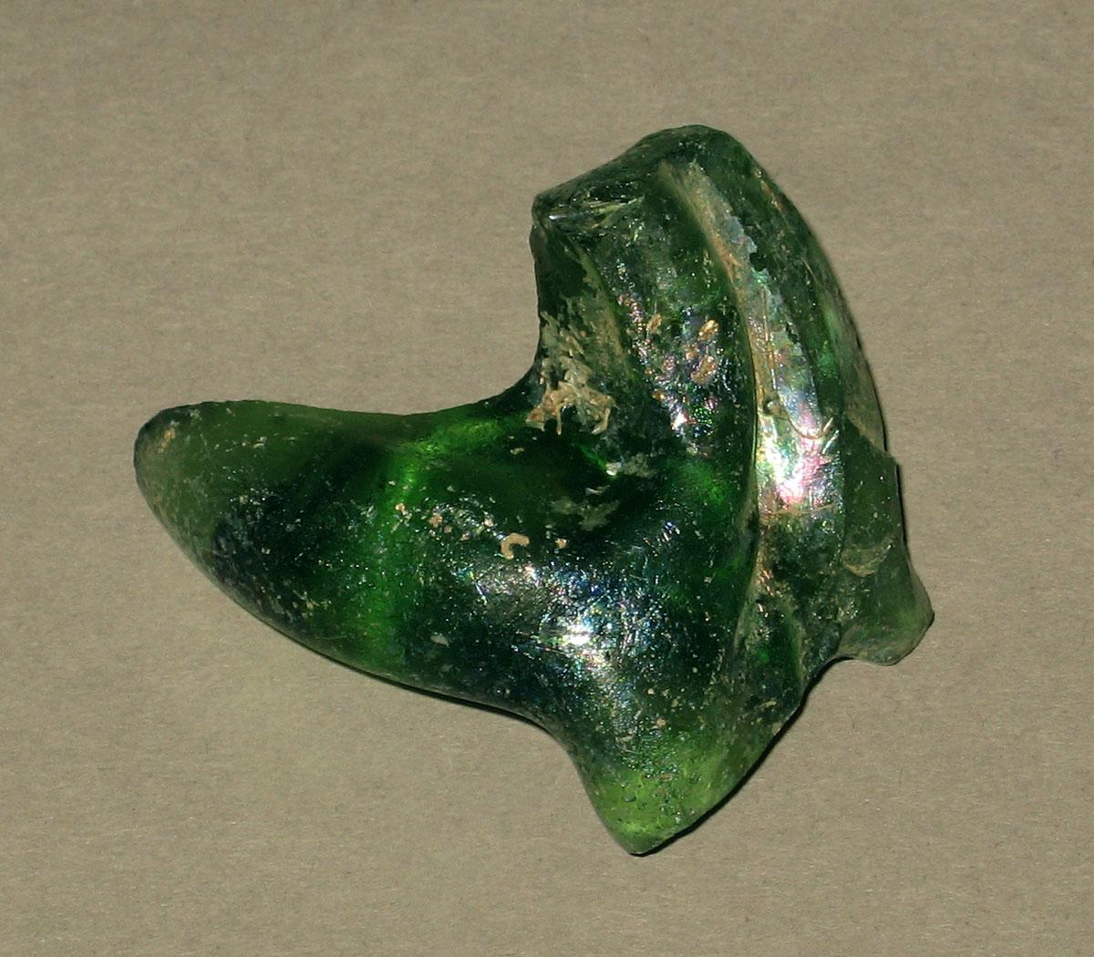 1972.0473.054 Glass fragment