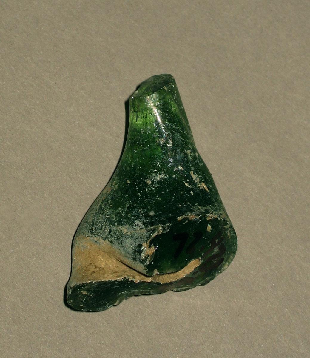 1972.0473.065 Glass fragment