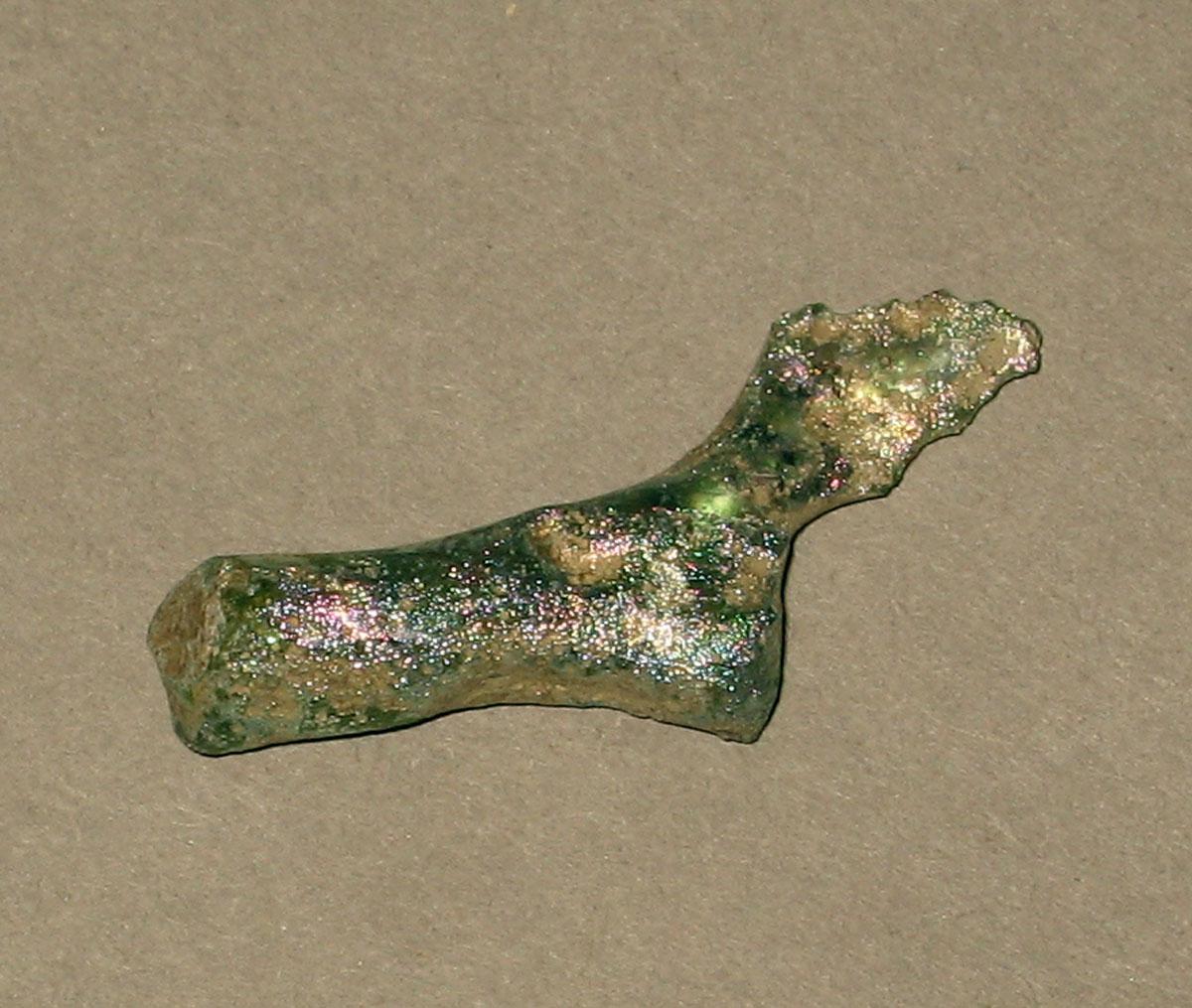 1972.0473.076 Glass fragment