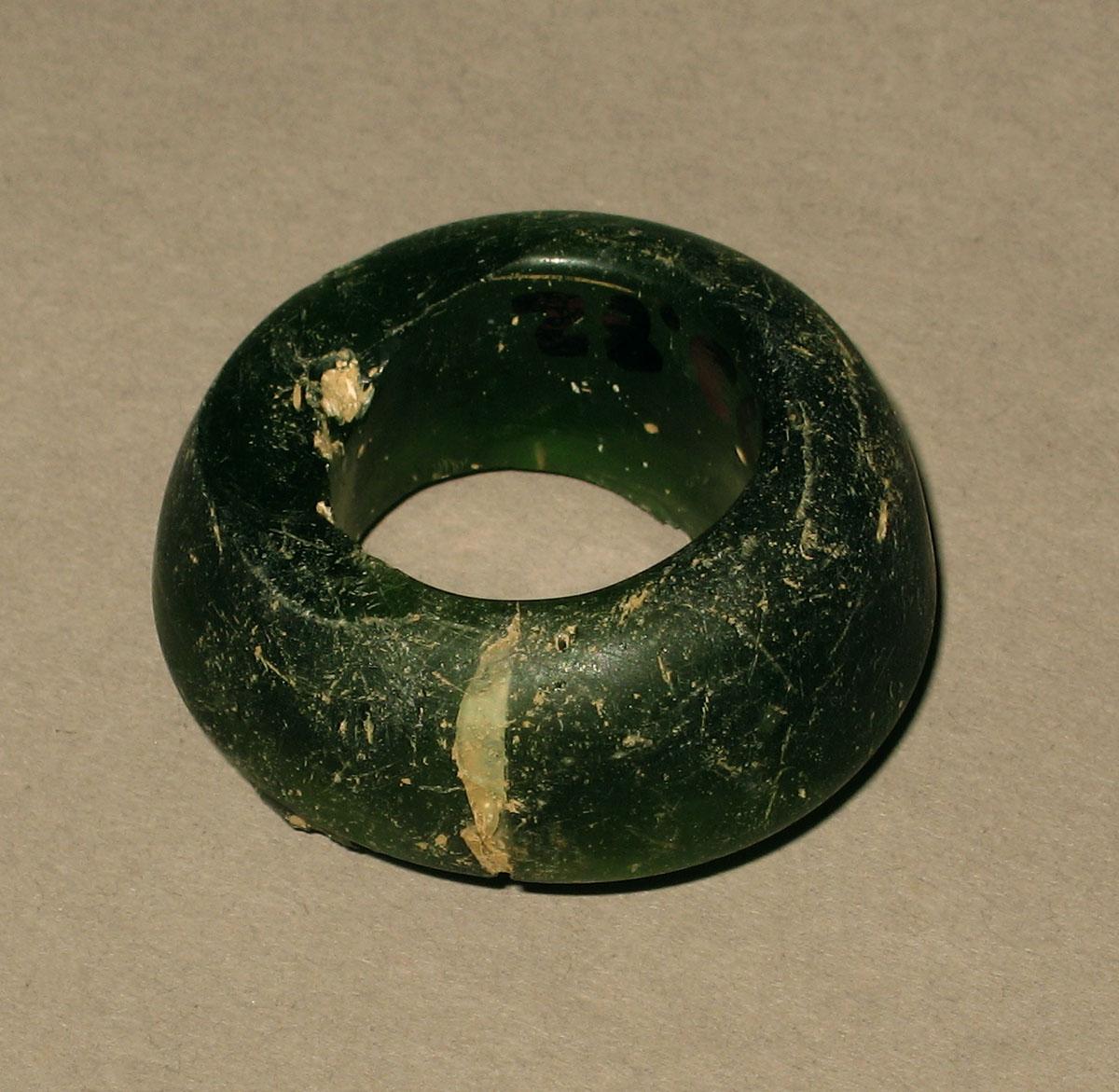 1972.0473.082 Glass bottle fragment