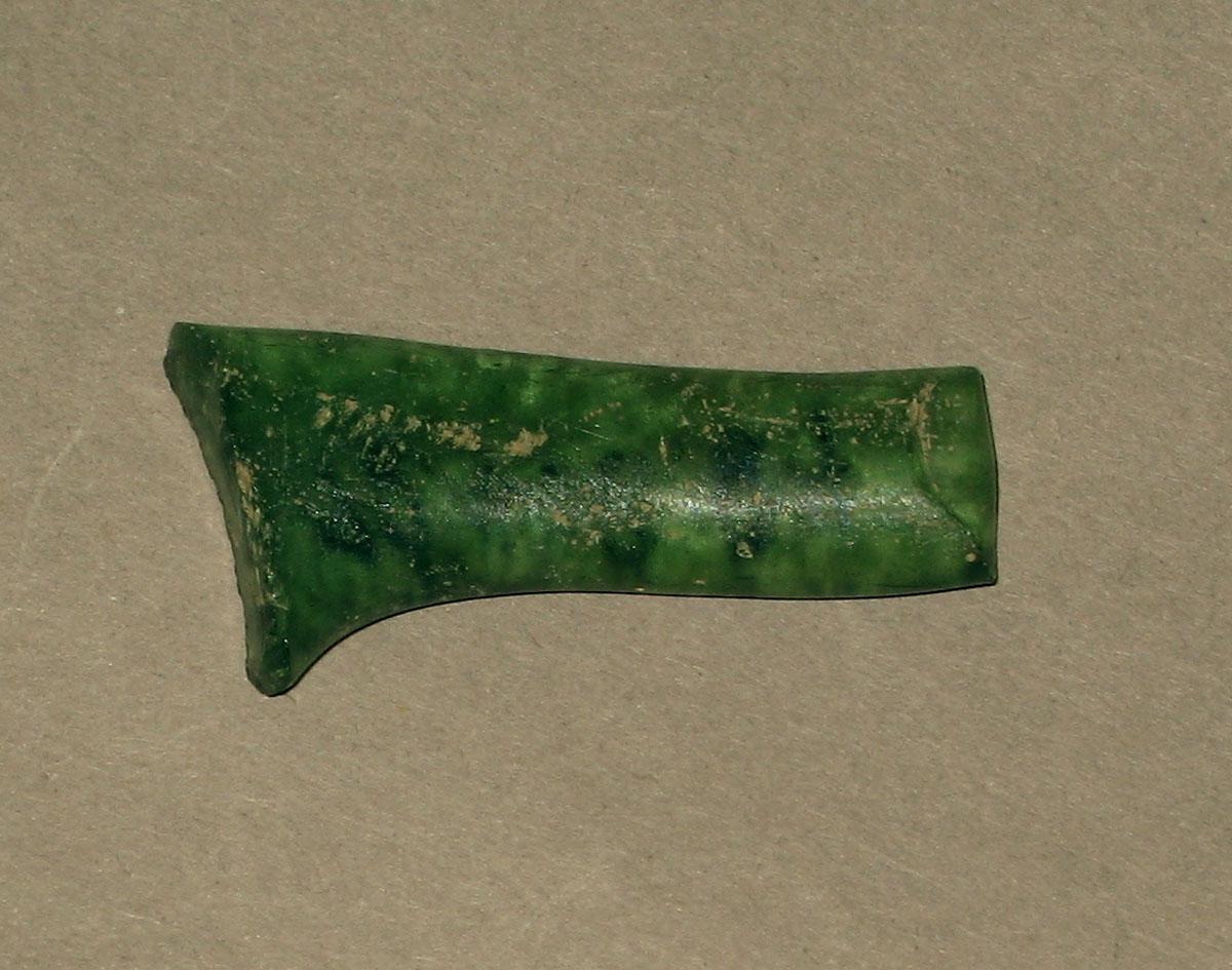 1972.0473.084 Glass fragment