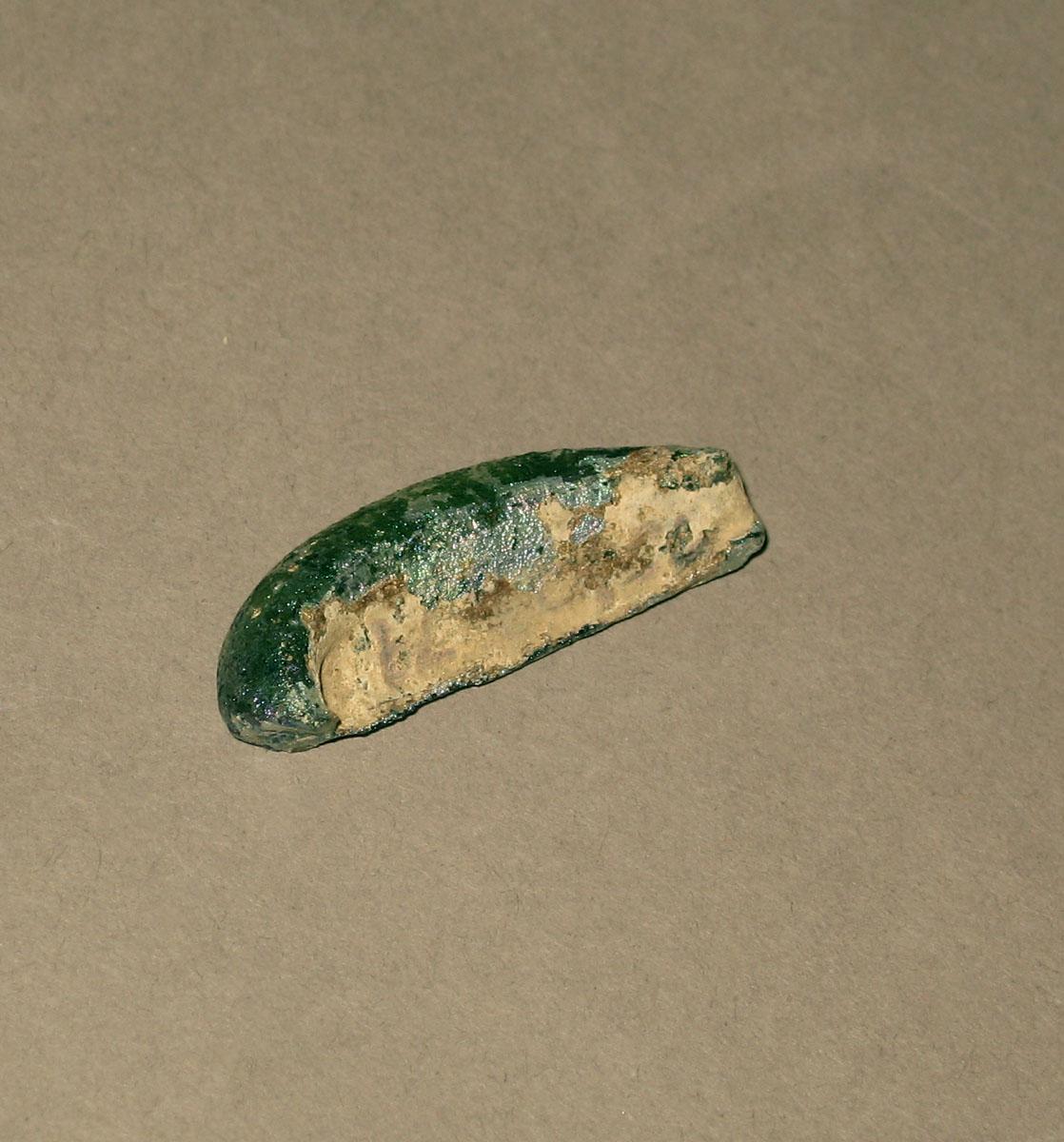 1972.0473.088 Glass bottle fragment