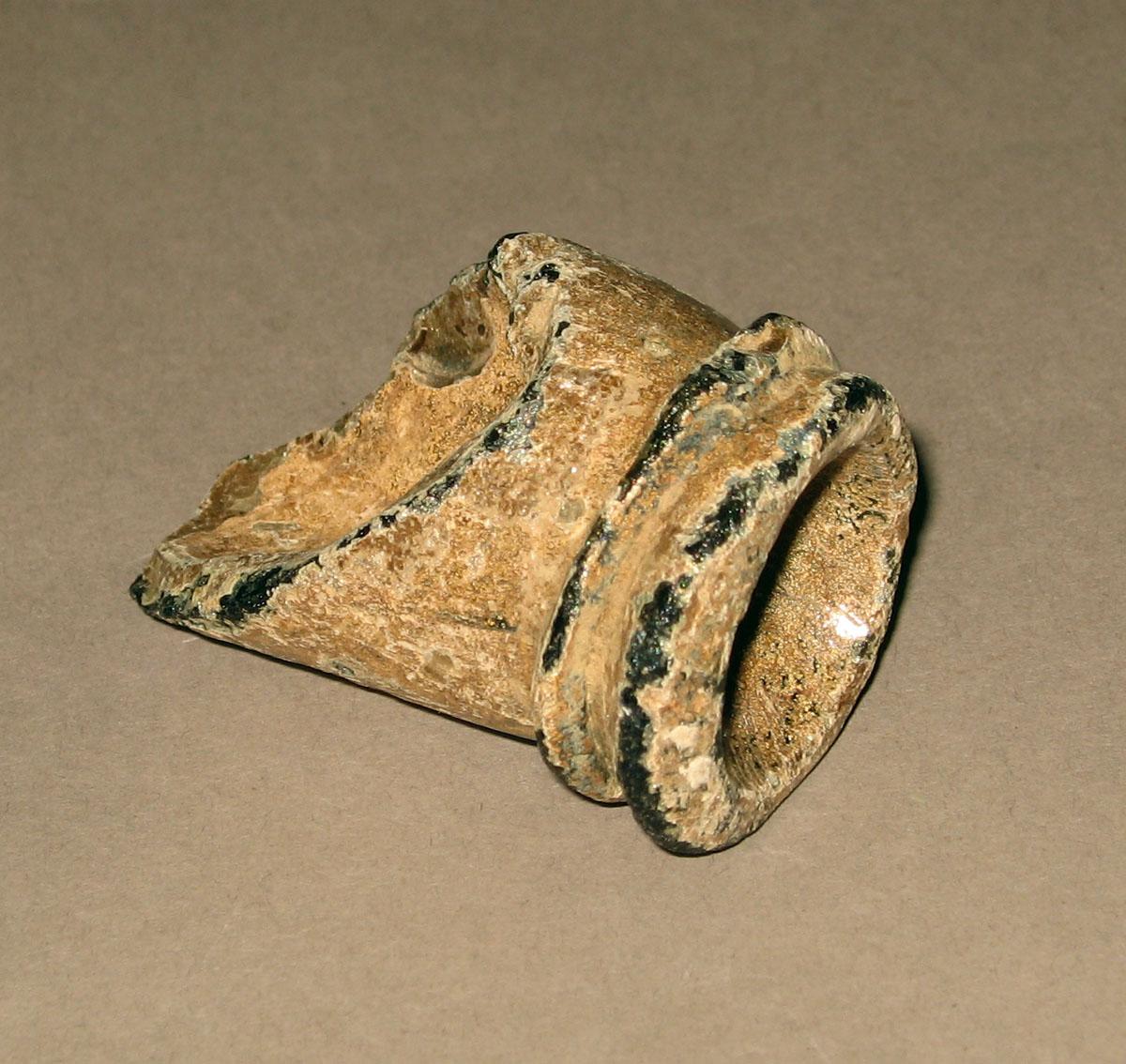 1972.0473.089 Glass bottle fragment