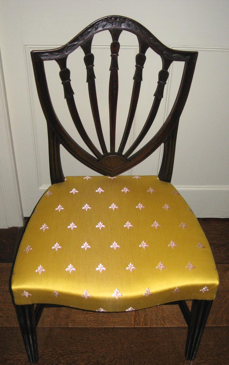 1957.0906.004 Chair view 2
