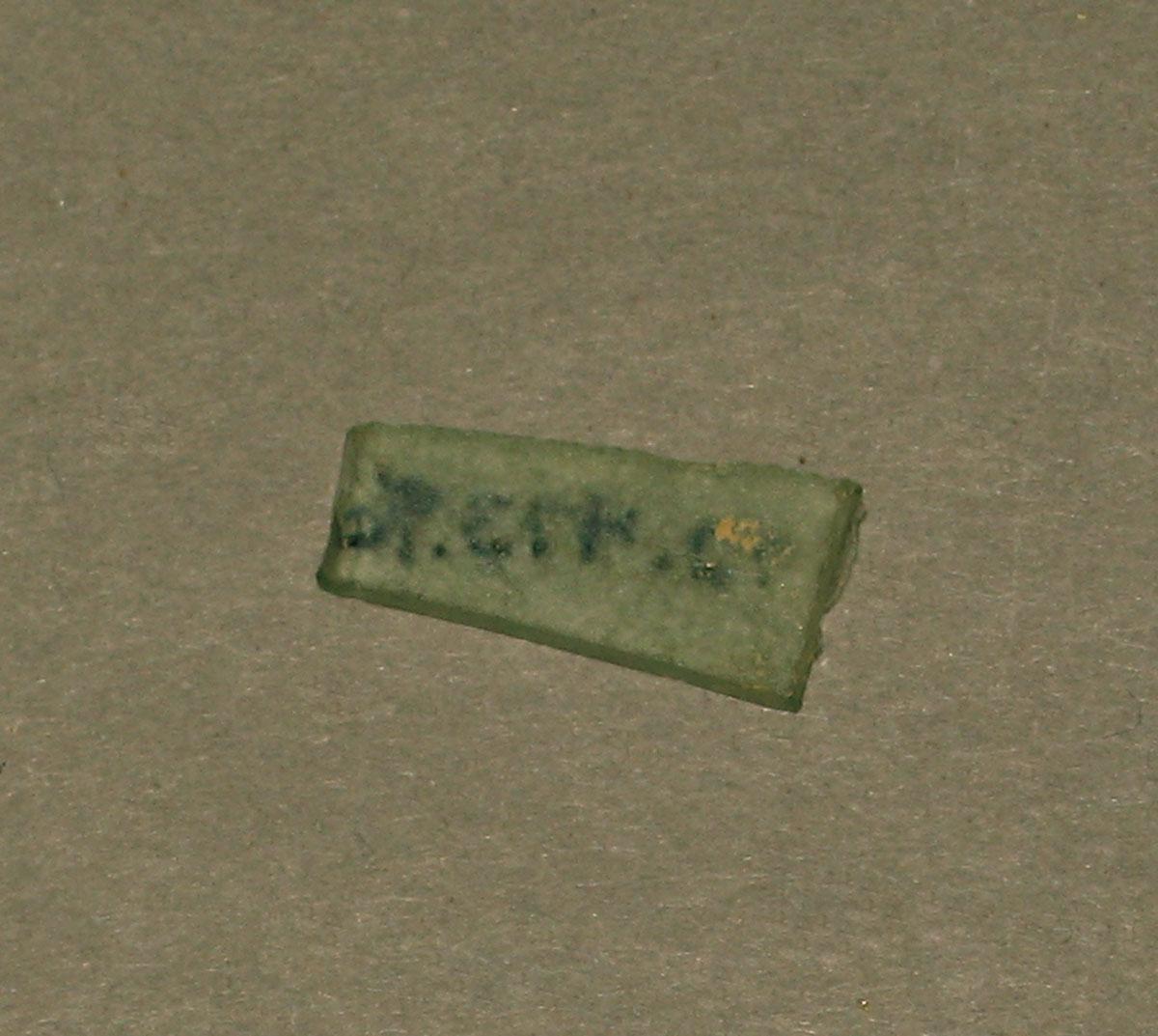 1972.0473.096 Glass fragment