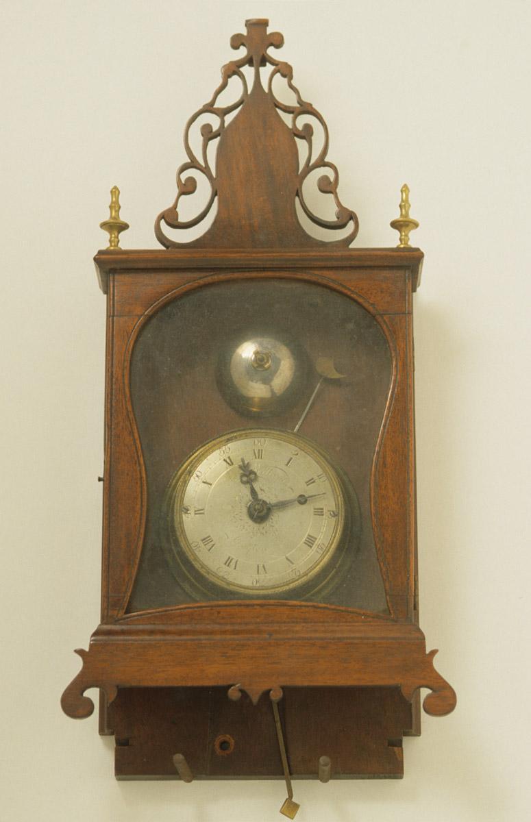 1957.0908 A- C Clock