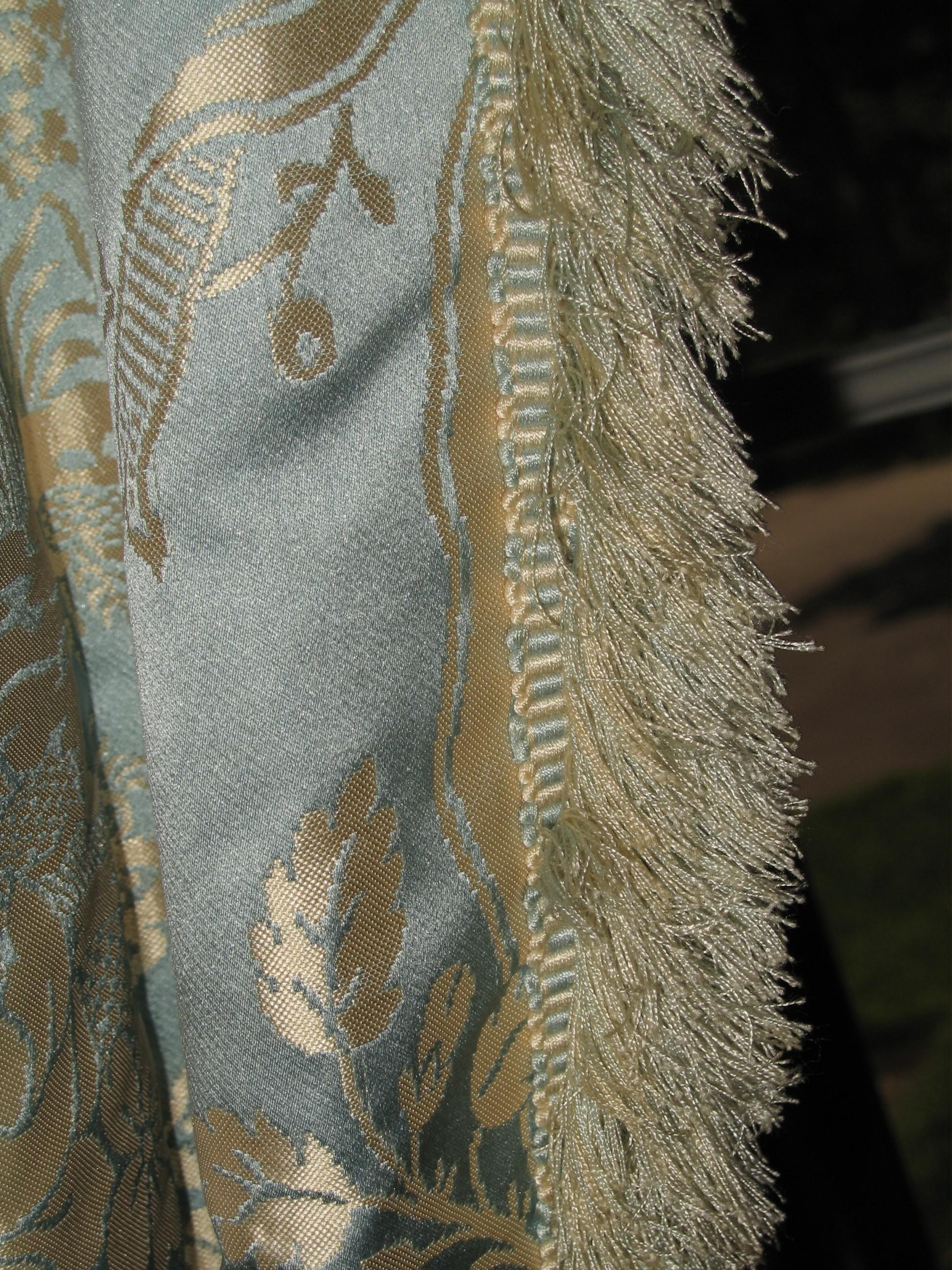 1972.0516 fringe closeup