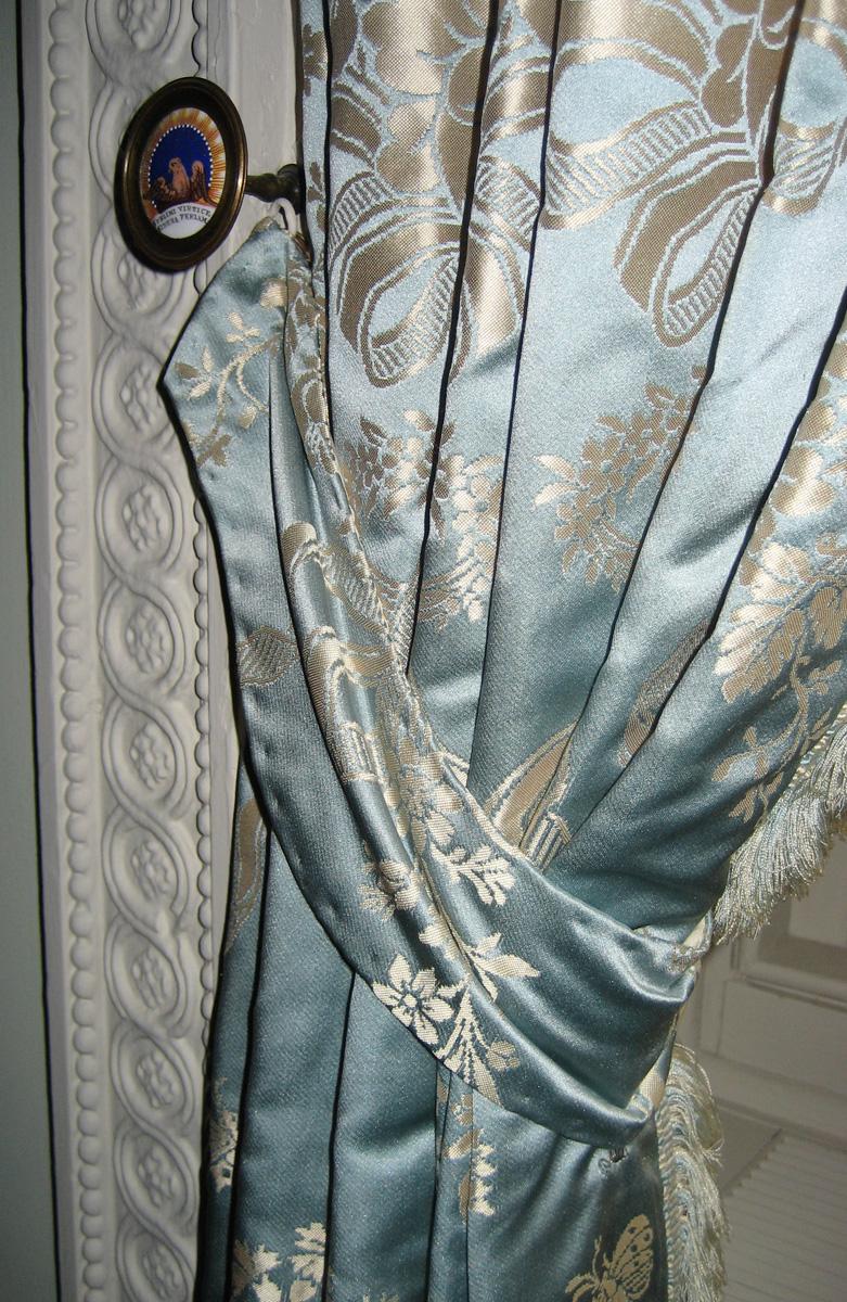 1972.0516 detail
