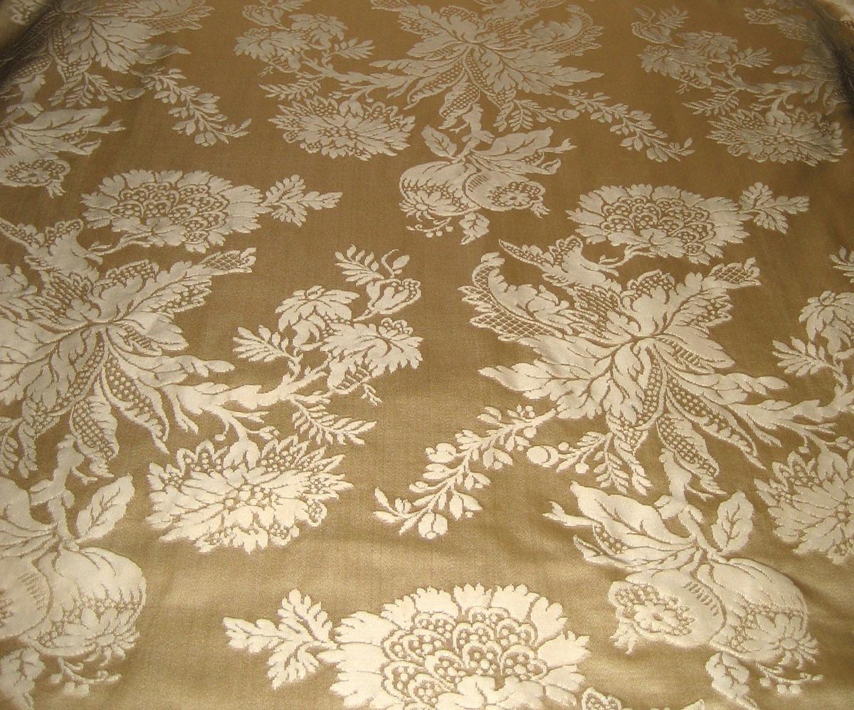 1972.0521 fabric detail