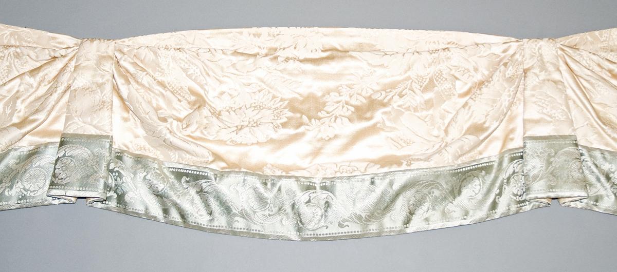 1972.0522 Window hanging, valance detail