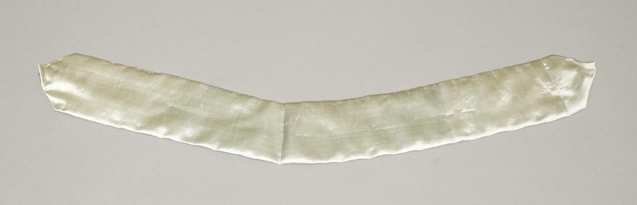 1972.0522.001 d,e, .002 d,e, .003 d, e, .004 d, e Window hanging, tieback