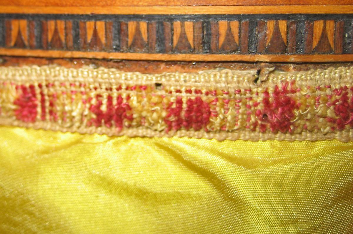 1957.0914 Work table trim detail 2