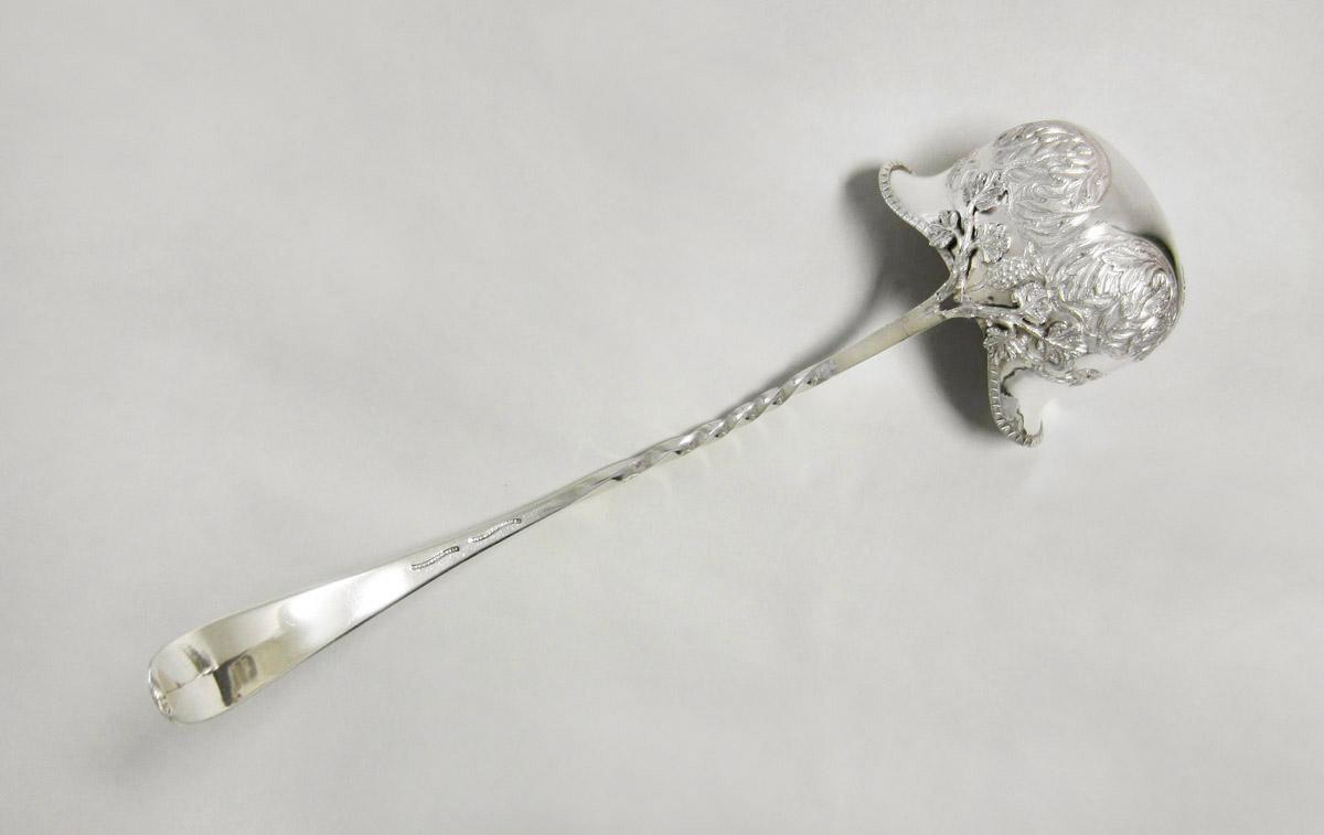 1973.0001 Ladle, underside