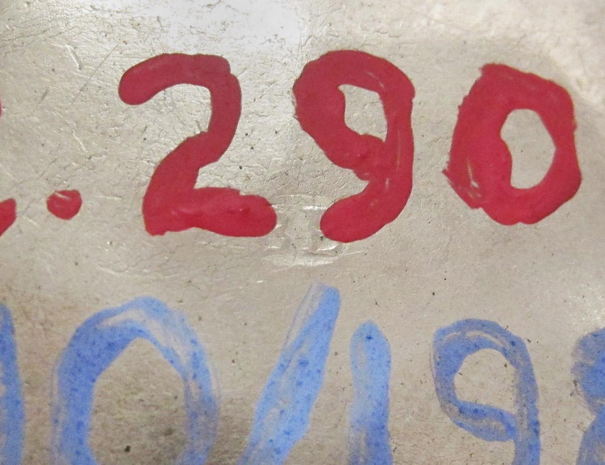 1952.0290 B Snuff box, mark