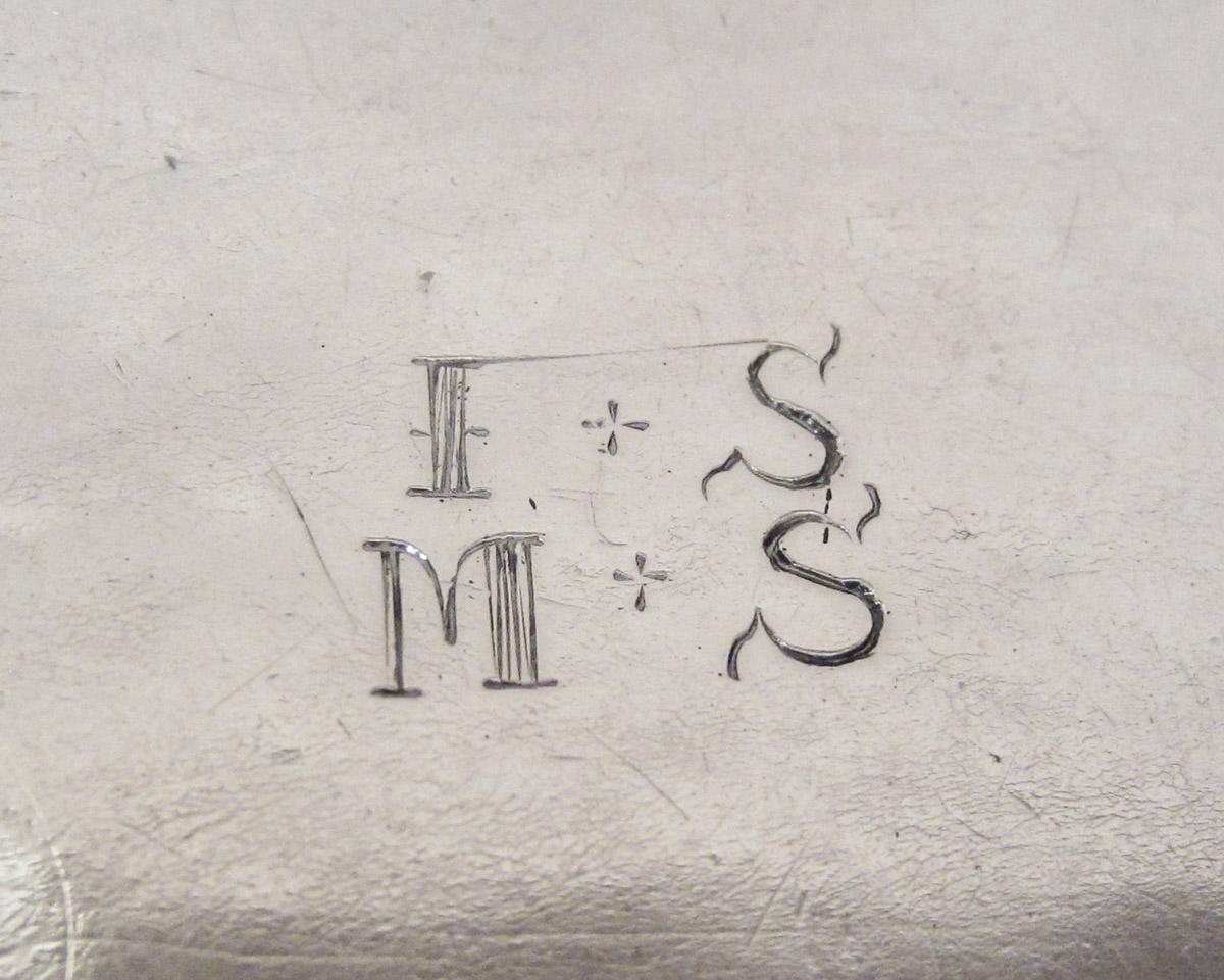 1952.0290 B Snuff box, engraving