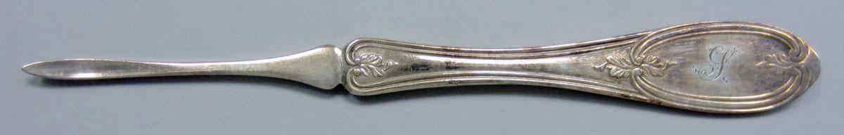 1973.0057 Nut pick upper surface