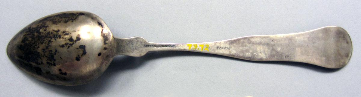 1973.0072 Tablespoon underside