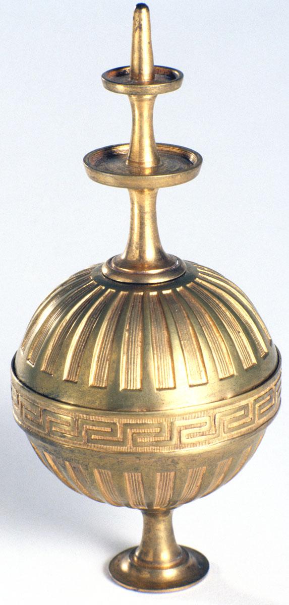 1957.0921 Finial for wardrobe