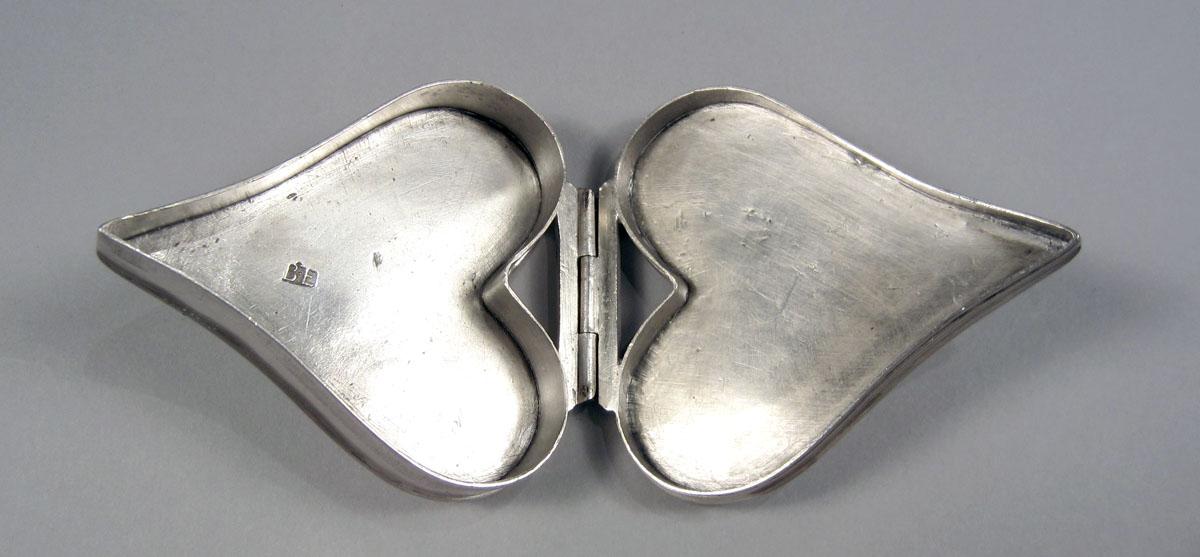 1952.0291 Silver Snuff box interior
