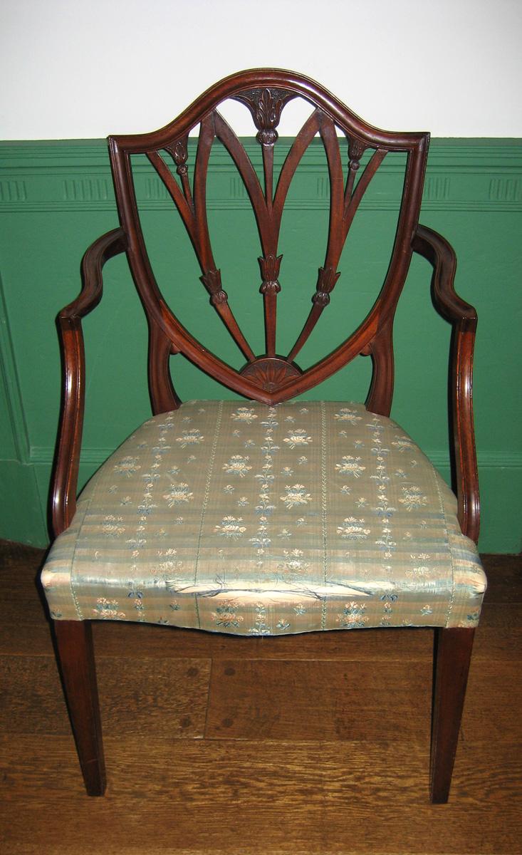 1957.0923.003 Chair view 4
