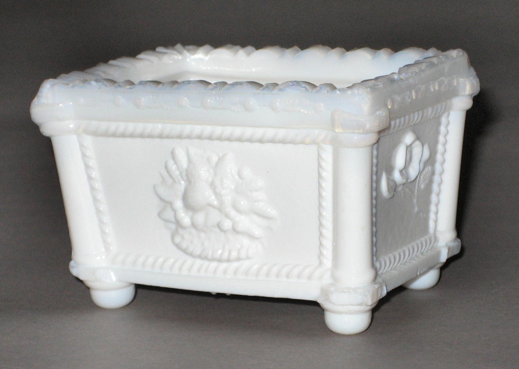 1973.0116 Glass salt dish