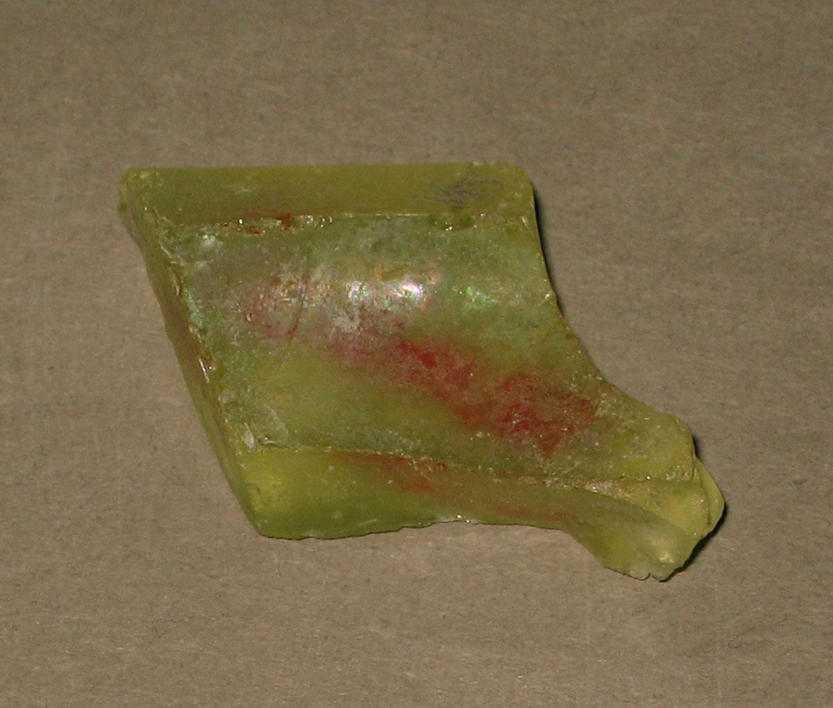 1973.0163.003 Glass fragment