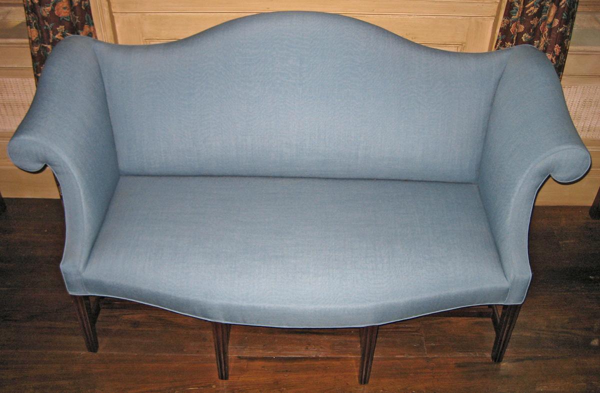 1957.0938 Sofa view 2