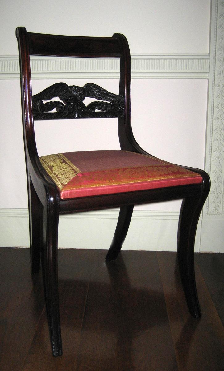 1957.0939.002 chair with slip seat view 1