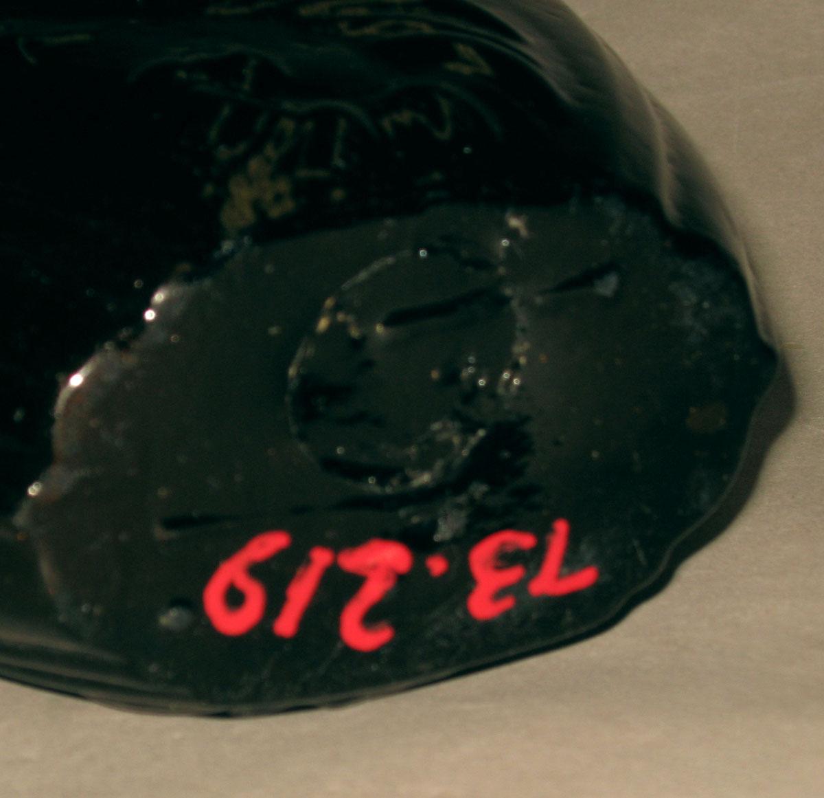 1973.0219 Glass flask (underside)