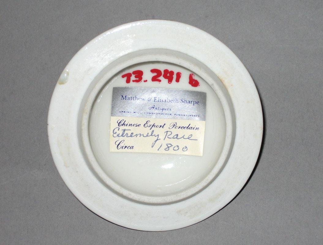 1973.0241 Pot de creme lid underside