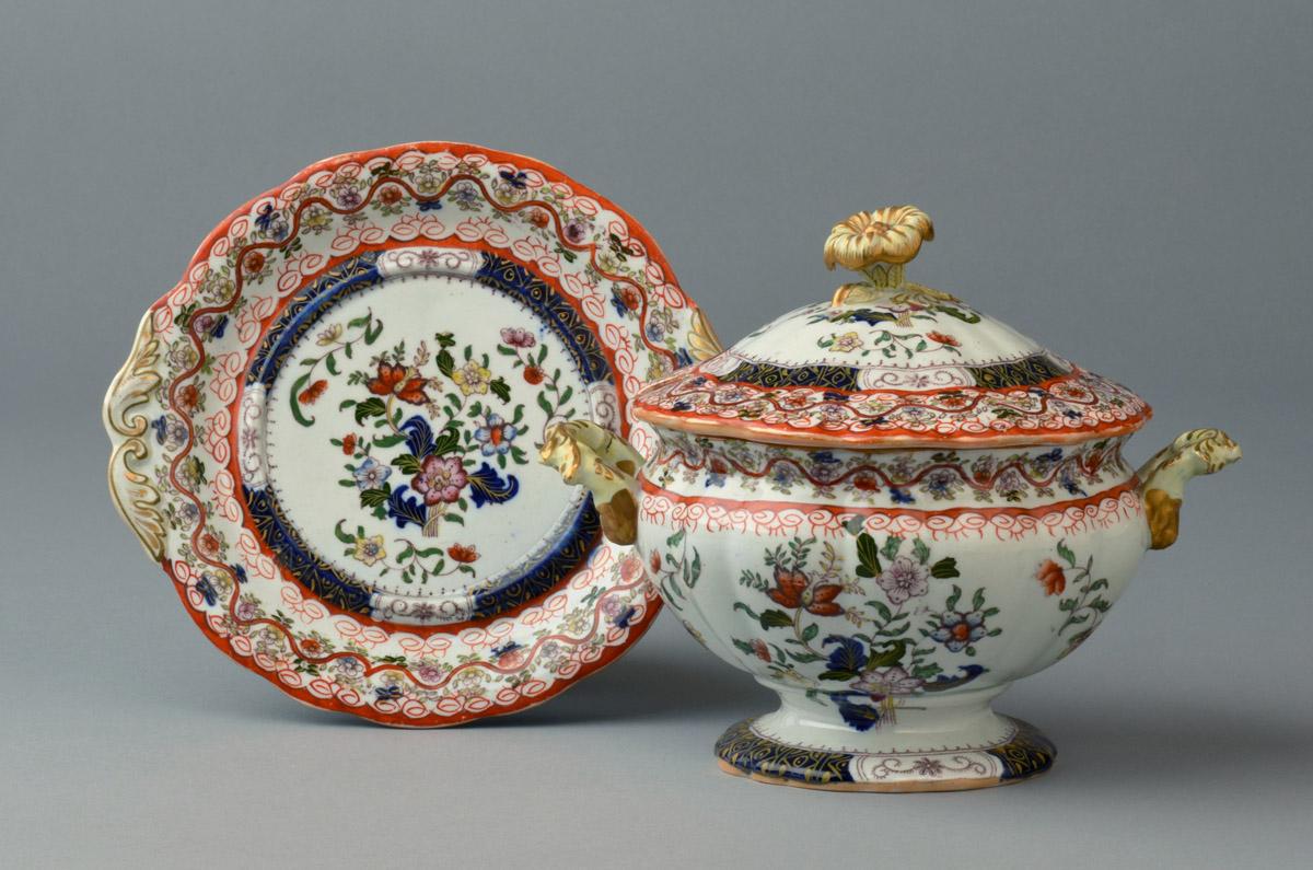 1973.0302.003 A-C Tureen and Stand, view 2