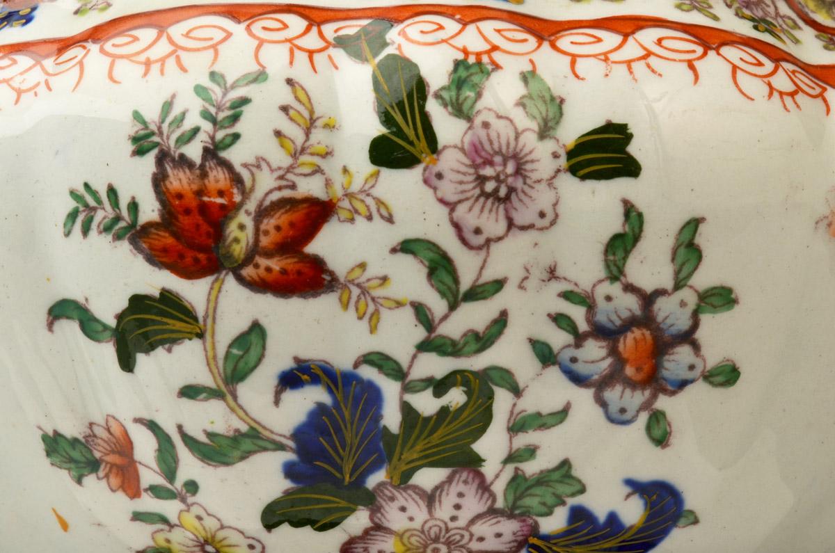 1973.0302.003 A Tureen, detail 1
