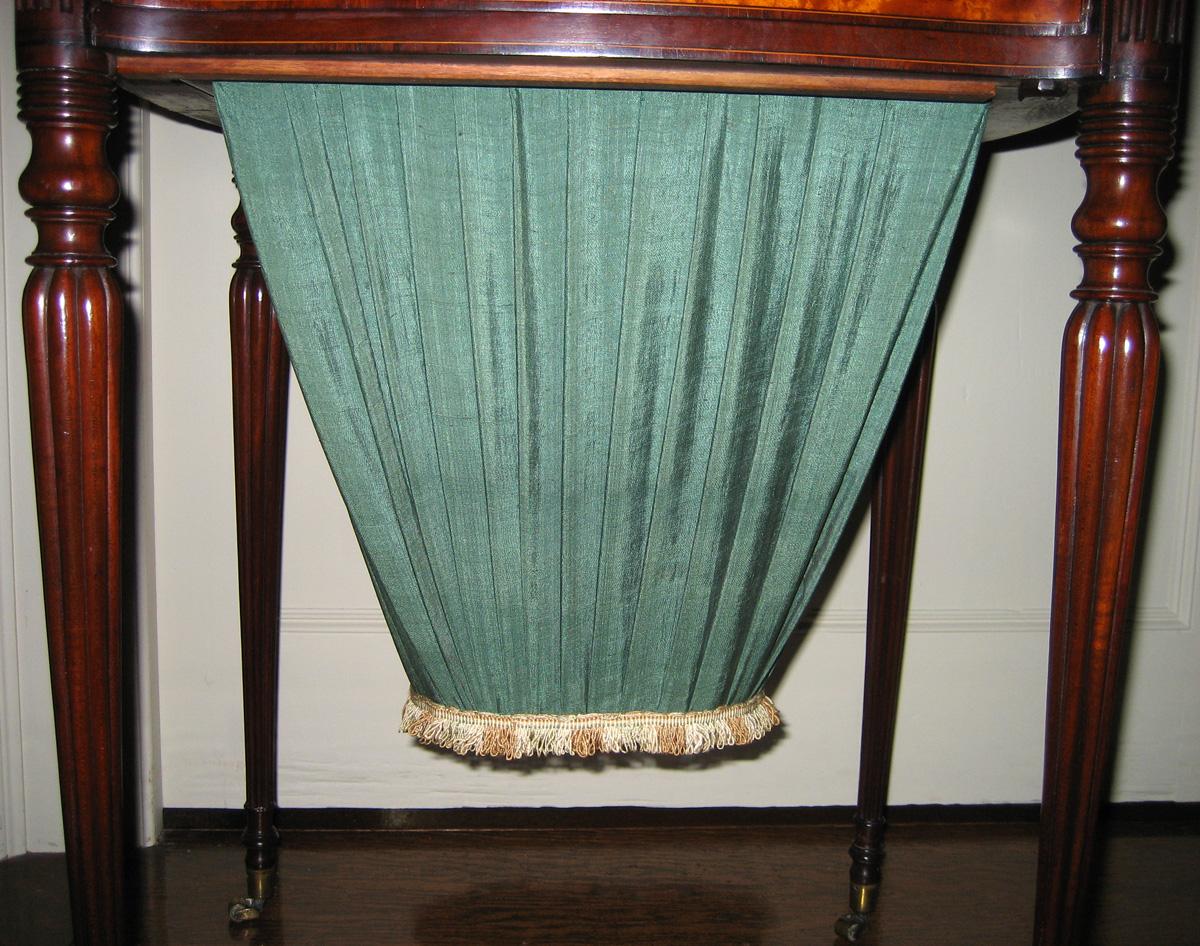 1957.0961 Work table view 5