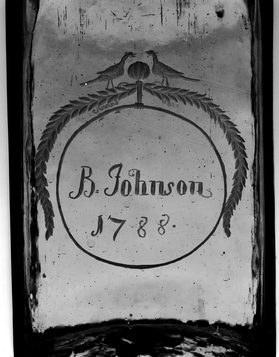 1973.0357 Bottle (detail 2)