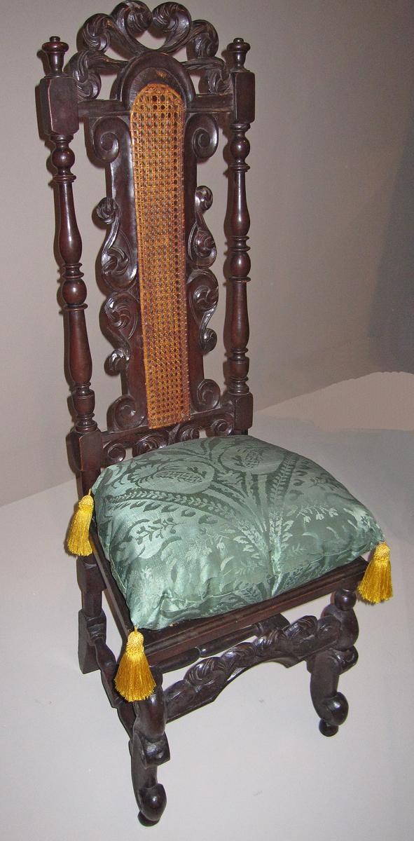 1973.0382 side chair view 2