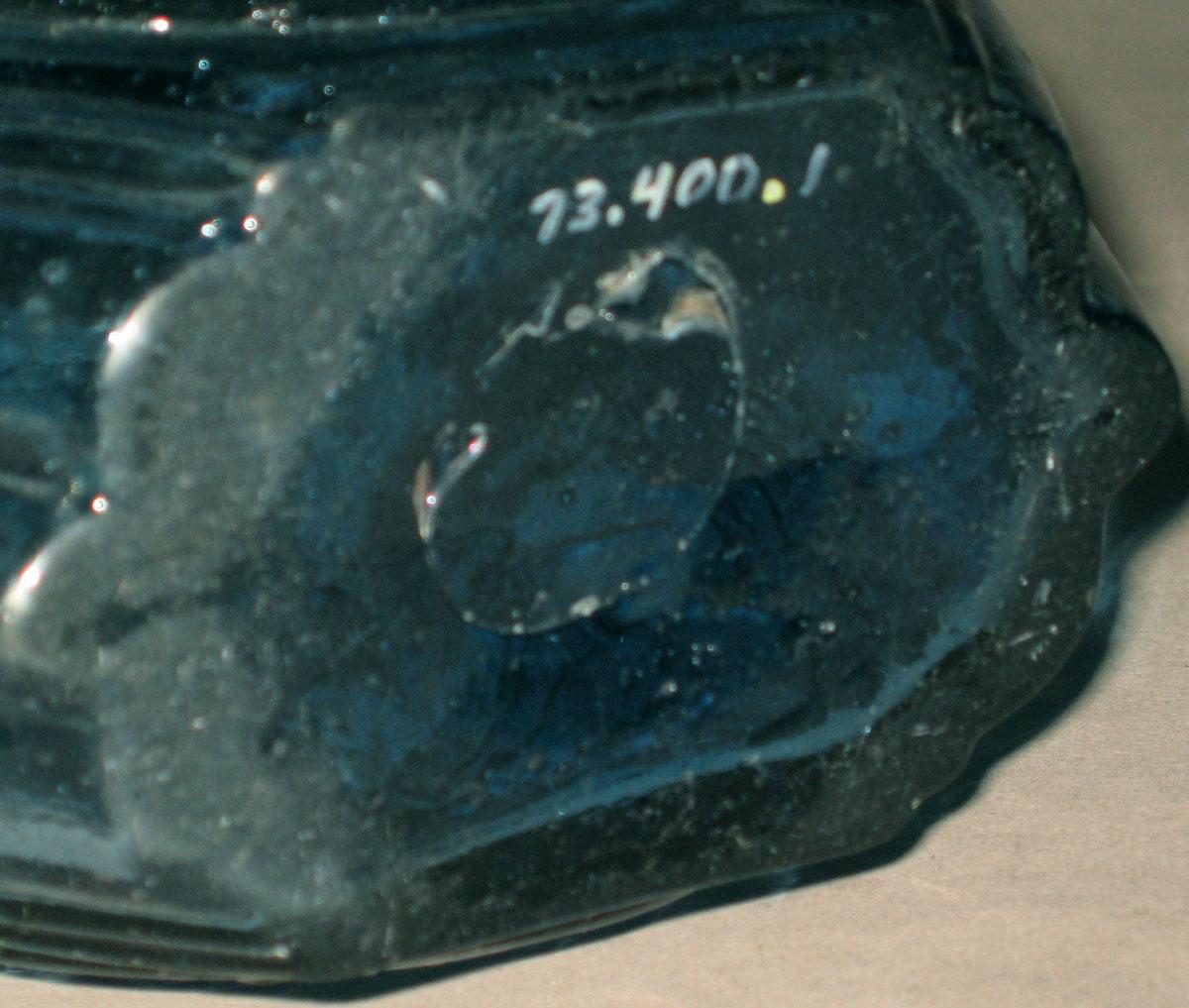 1973.0400.001 Glass flask